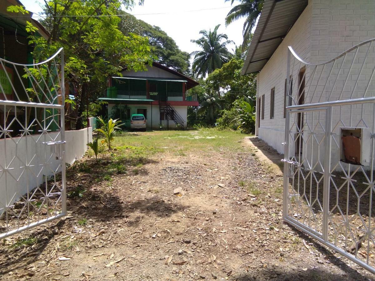 The Leisure Home Stay Shadipur Ngoại thất bức ảnh
